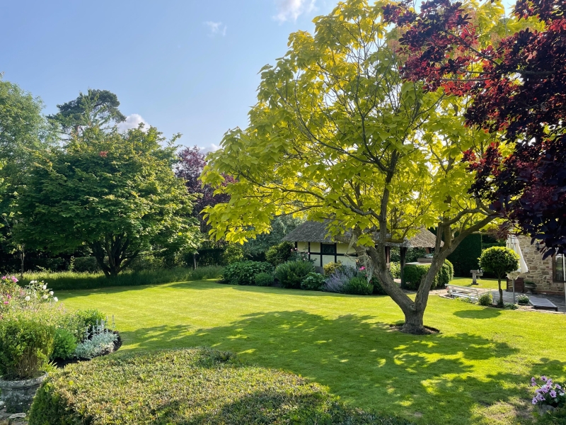 Nutbourne Village Gardens